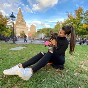 Meet your Posher, Danielle